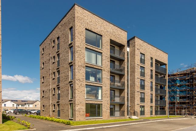 158_Queenswaterapartments-005A