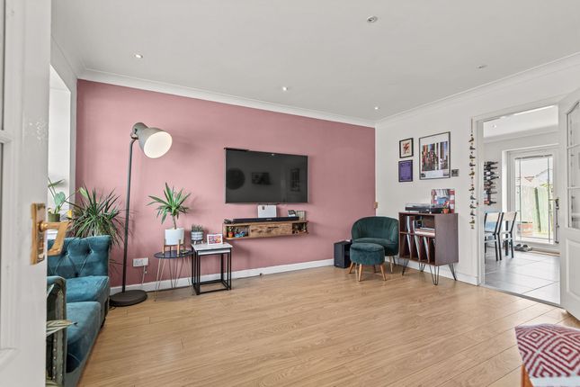 37 Myreton Drive, Stirling photo 4
