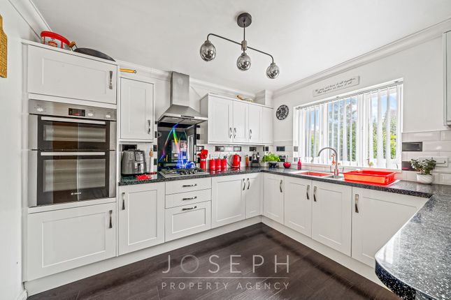 23 Mansbrook Boulevard, Ipswich photo 3