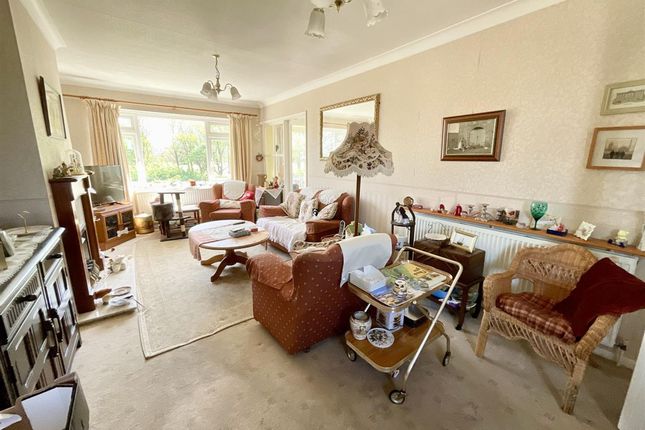 50a Scalby Mills Road, Scarborough photo 3