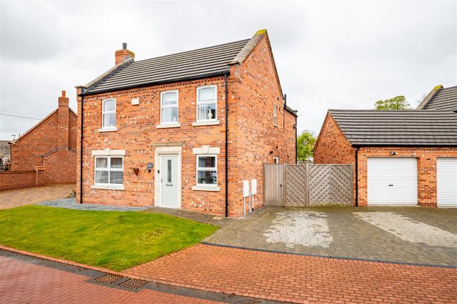 Thumbnail Detached house for sale in Rye Walk, Hibaldstow, Brigg
