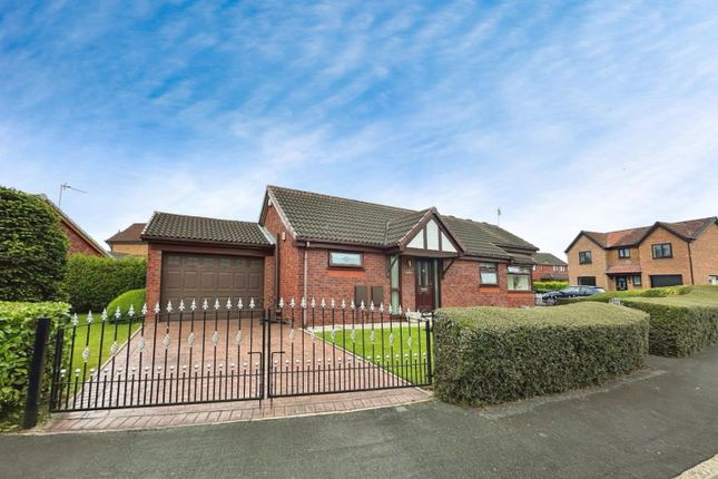 Thumbnail Detached bungalow for sale in Oakhead, Leigh