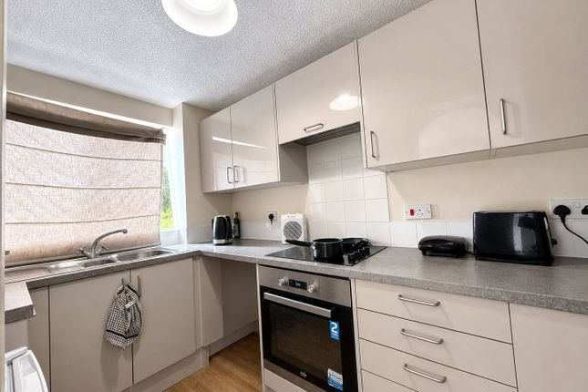 48, Armoury Road, London photo 2