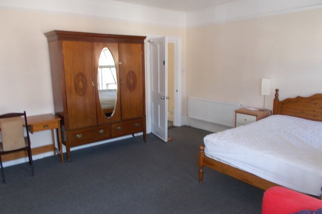 Room 3, 18 Hatfield Road, Ipswich photo 4