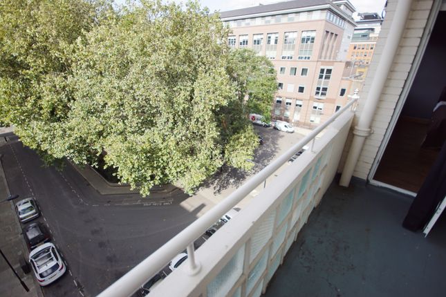 Flat 2, Culver House, Holborn photo 3
