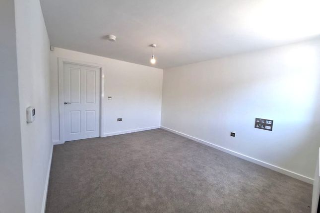 4, Railton Close, Coventry photo 4