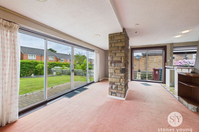 18 Albany Drive, Blackburn photo 3