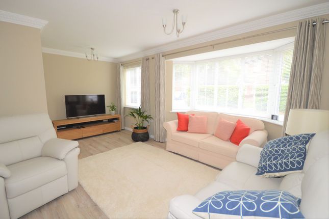 10 Tamarisk Way, Aylesbury photo 2