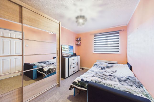 8 Manse Court, Thetford photo 4