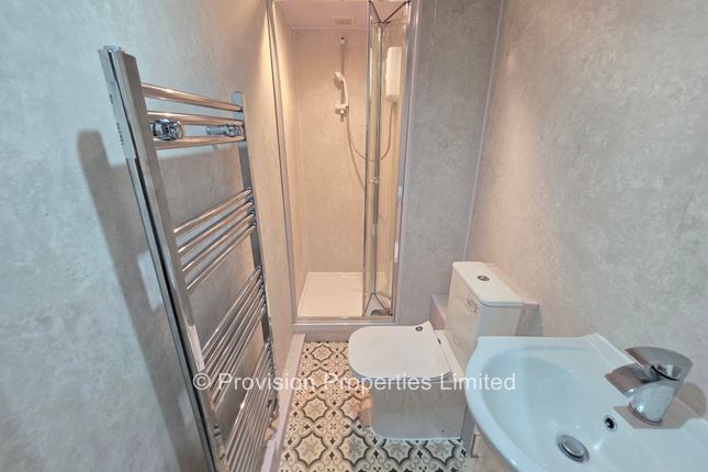 Welton Place, Hyde Park photo 5