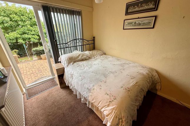 5, Sandringham Road, Wordsley photo 4