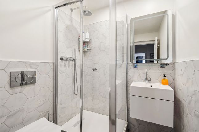 20, Trinity Court, Gloucester Terrace, London photo 3