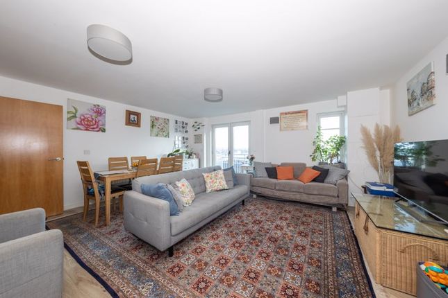 Flat for sale in Station Road, Edgware