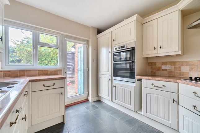 4, Tudor Road, Surrey photo 2