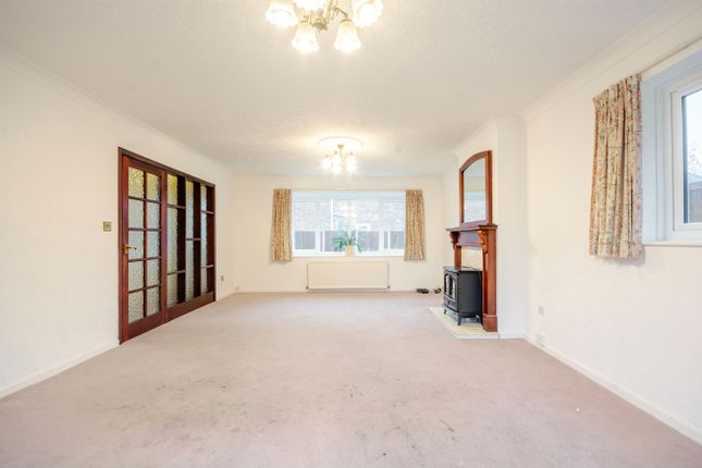 10, Somerset Close, NOTTINGHAM photo 3