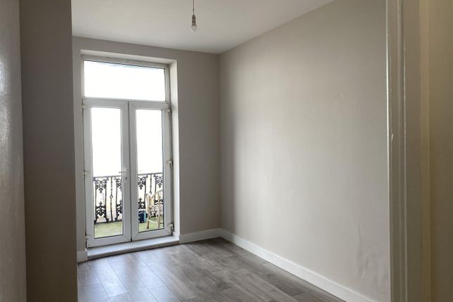 Flat to rent in Ethelbert Crescent, Cliftonville, Margate