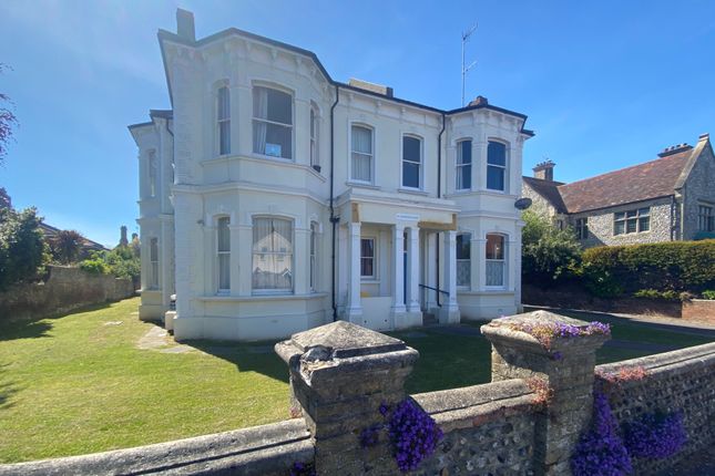 Thumbnail Flat to rent in Victoria Road, Worthing
