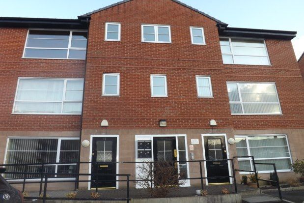Flat to rent in Walmesley Road, Leigh