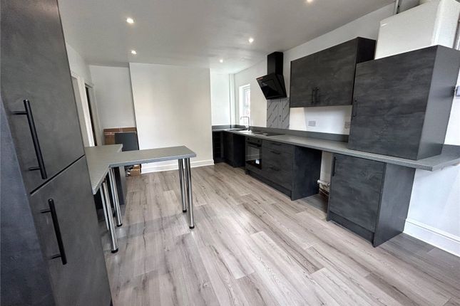 25, Dewsbury Road, West Yorkshire photo 3