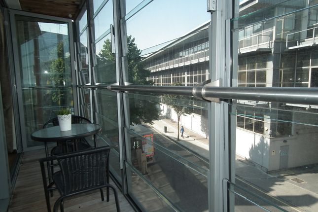 Apartment 9, Block C L 'Ecole, London photo 4