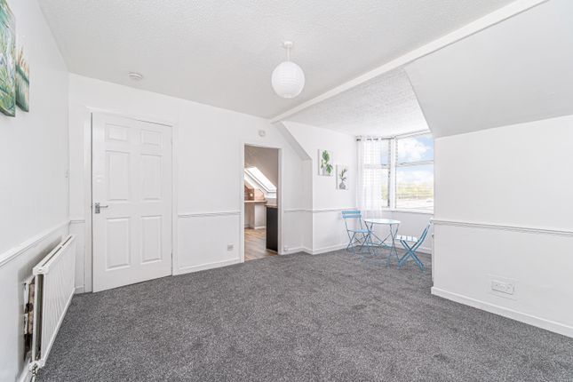 310b, High Street, Cowdenbeath photo 3