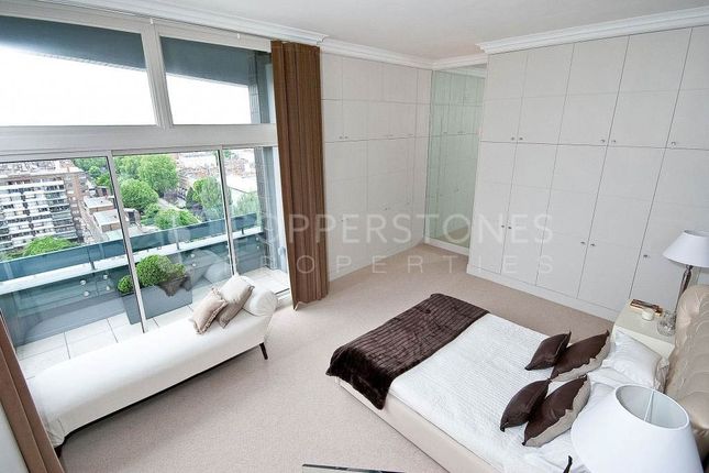 Flat to rent in The Water Gardens, London