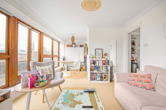 Flat for sale in Almanac House, East Hill