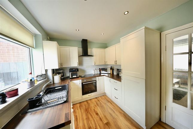 29, Glebe Road, Hull photo 4