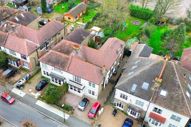 9, Mitcham Park, Mitcham photo 3