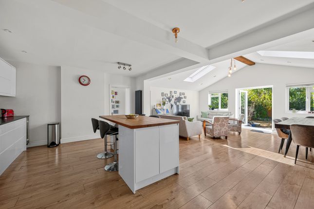 184, Green Lane, Shepperton photo 4