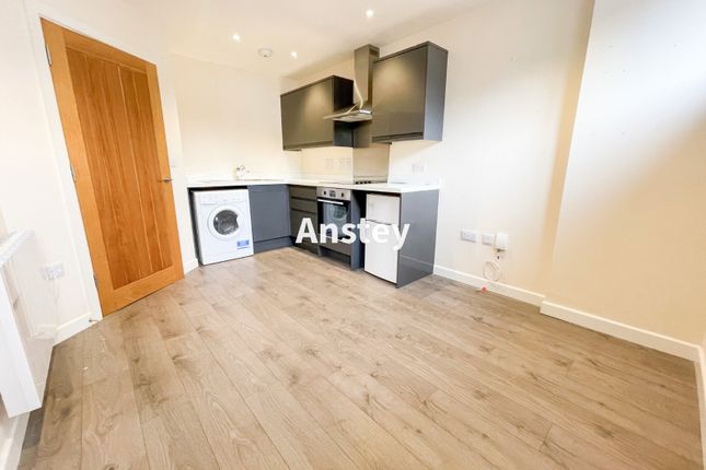 Flat to rent in High Street, Southampton, Hampshire