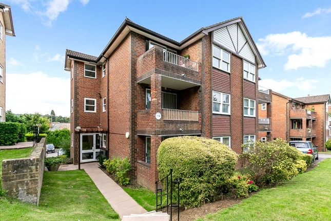 Thumbnail Flat for sale in Elm Road, Redhill, Surrey
