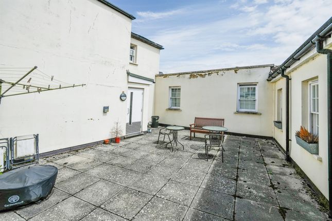 Flat for sale in Hyde Court, Post Office Lane, Wantage