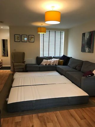 Flat to rent in Lloyd Wright Avenue, Manchester