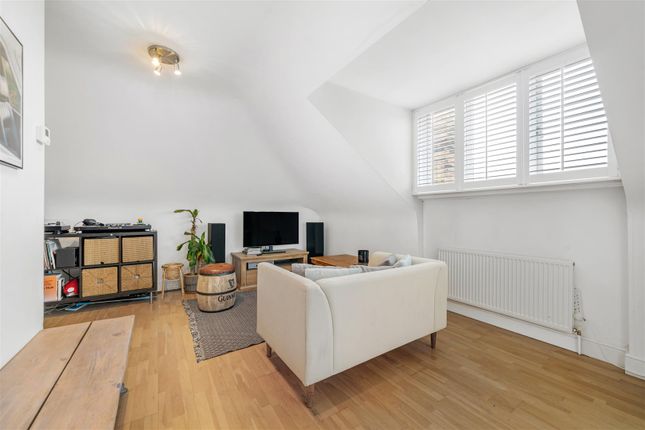 Flat for sale in Thurlow Park Road, London