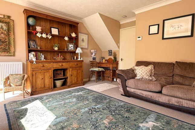 16, Priory Gardens, Burnham-On-Sea photo 2