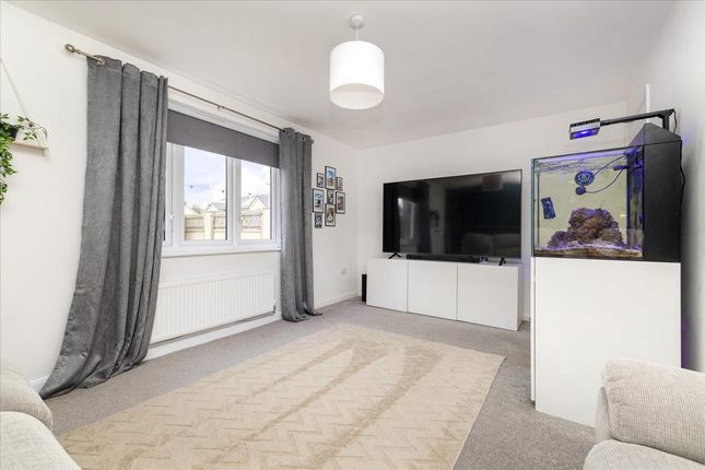 7 Mountmarle Avenue, Roslin photo 4