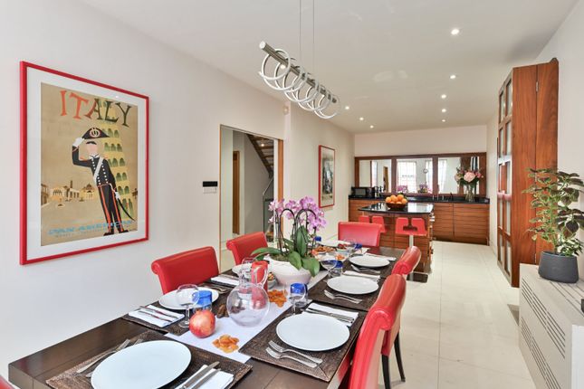 104, Pavilion Road, London photo 2