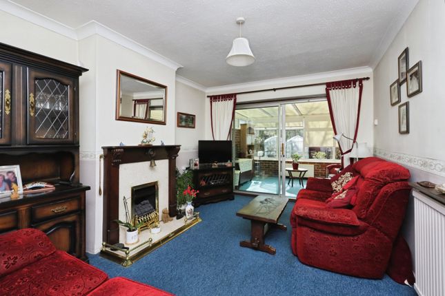 14, Horam Park Close, Heathfield photo 2