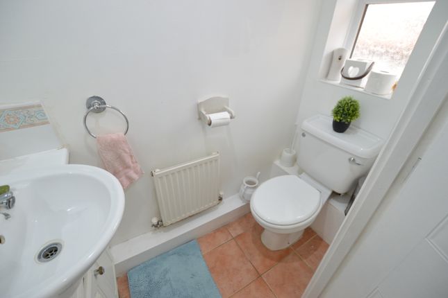 Link-detached house for sale in Hunters Way, Slough, Berkshire
