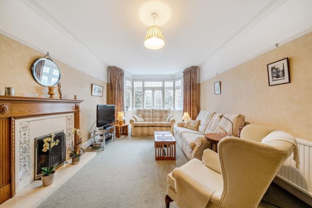 24, Shaftesbury Avenue, Kenton photo 2