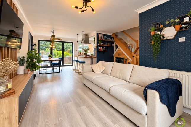 5 Kent Drive, Blackburn photo 3