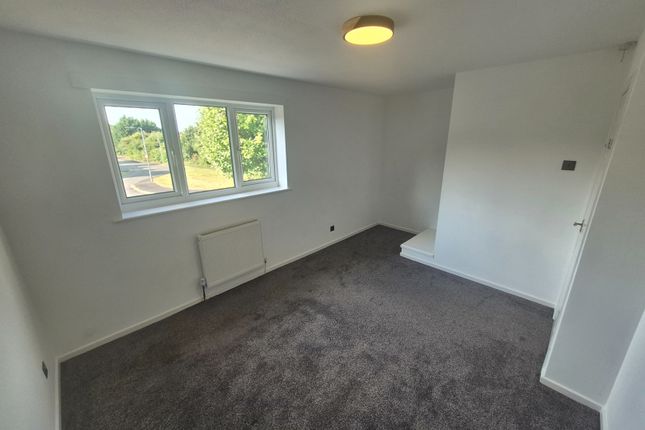 16, Meadow Walk, Bolton photo 5