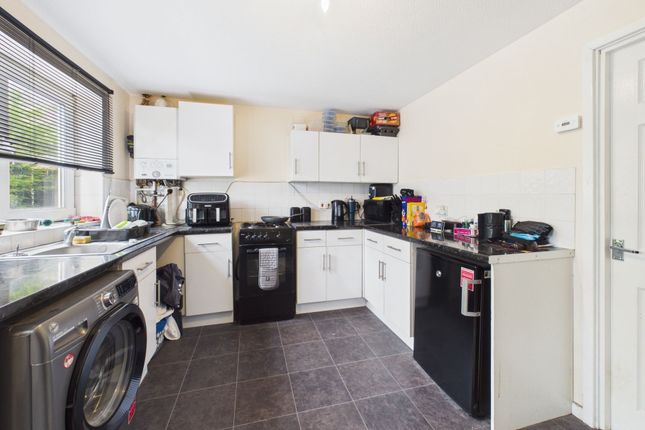 27 James Niven Court, Hull photo 3