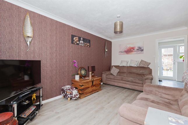 End terrace house for sale in Bridgnorth Close, Worthing