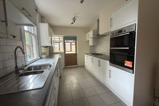 58, Canbury Avenue, Kingston upon Thames photo 3