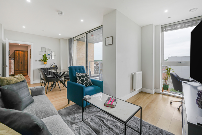 12 Summerstown, London photo 2