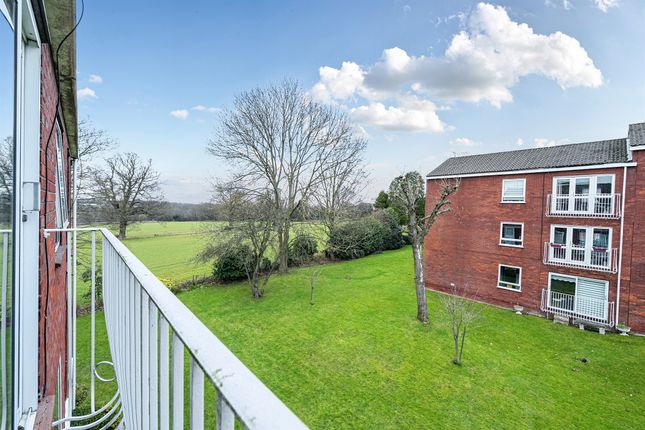 27, Roundhedge Way, Enfield photo 2