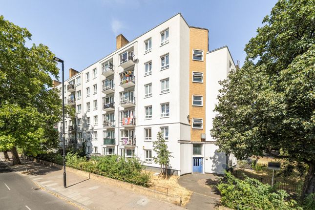 Studio flat on Flat 2 Spenlow House,, Jamaica Road, London, £135,000