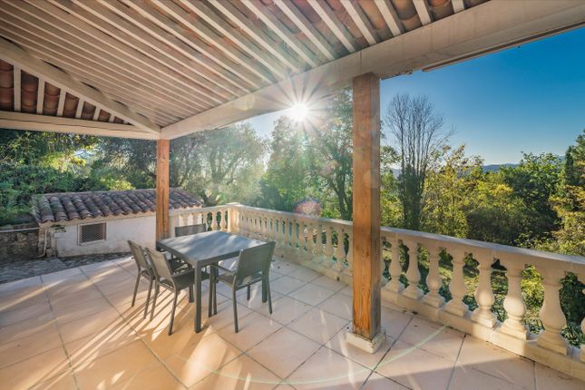 Villa for sale in Mouans-Sartoux, Alpes-Maritimes, Provence-Alpes-Côte d`Azur, France
